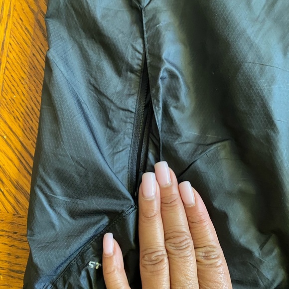 Nike Storm Women's Navy Windbreaker - Picture 7 of 8